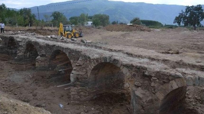 Tarihi K&ouml;pr&uuml;ye Restorasyon
