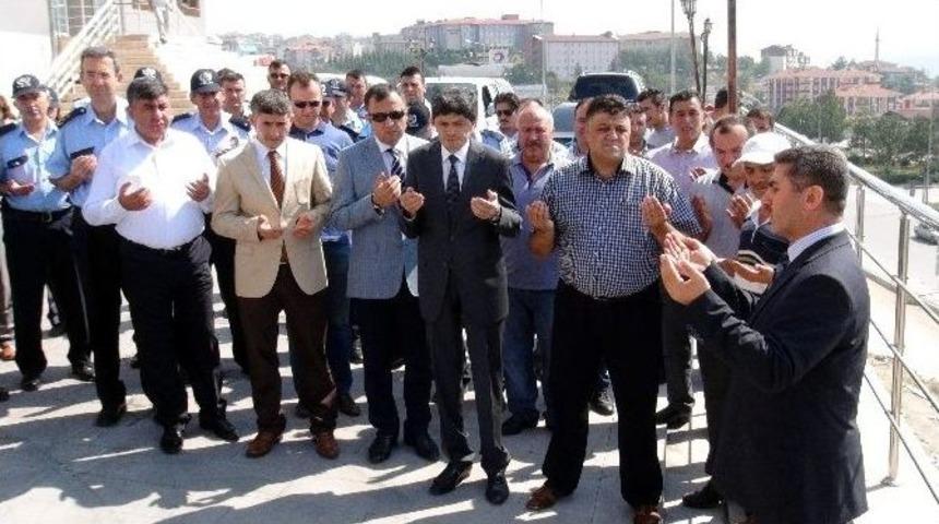 Taşınma Bitince Dualarla A&ccedil;tılar