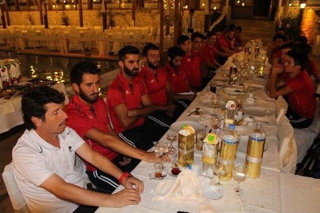 Kaptan D.ç Soğuksu Yenicespor Yeni Sezon Tanıtımı Yaptı