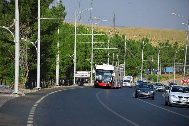 Trambüsler, Test Sürüşlerine Başladı