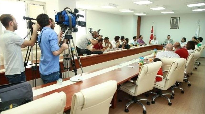 Gaziosmanpaşa Belediyesi&rsquo;den Milli Taekwondocu Fatma Sarıdoğan&rsquo;a &Ouml;d&uuml;l