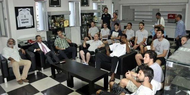 Fikret Orman’dan Basketbol Takımına Ziyaret