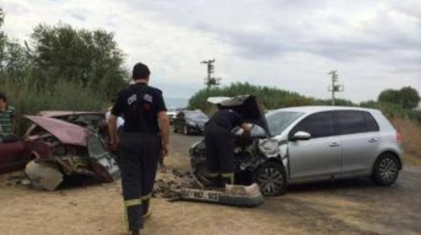 &Ouml;demiş-balabanlı Yolunda Kaza: 1 &Ouml;l&uuml;, 1 Yaralı