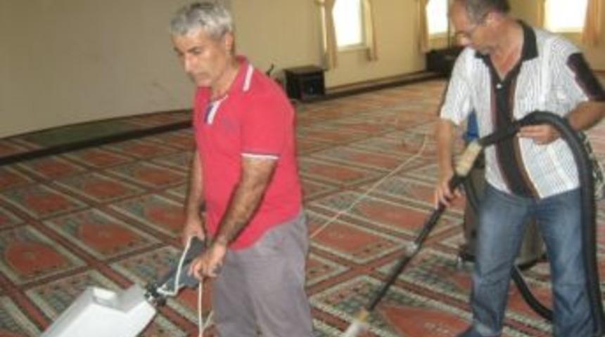 İzmit&rsquo;te 8 Ayda 285 Cami Temizlendi