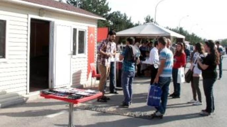 Atat&uuml;rk &Uuml;niversitesinde Kayıt Heyecanı