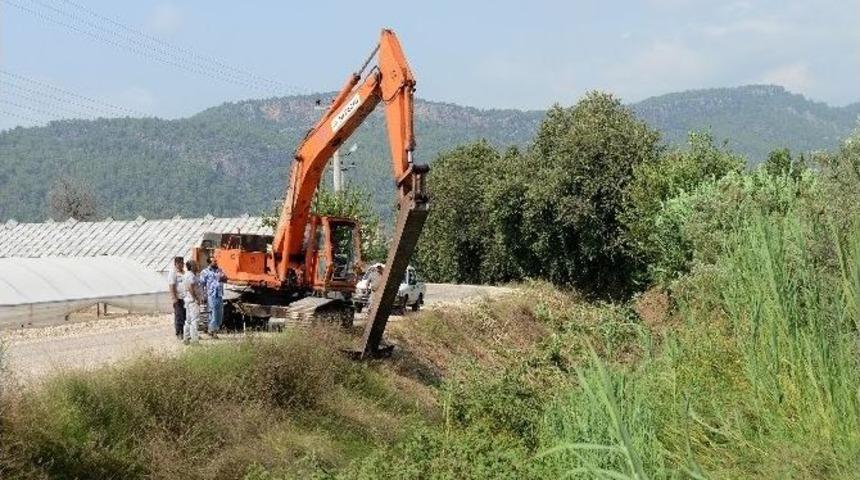 Kumluca&rsquo;da Kanal Temizliği Başladı