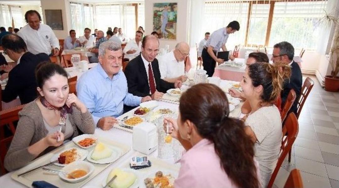 Başkan Karaosmanoğlu: &rsquo;&rsquo;emek&ccedil;inin Hizmetk&acirc;rıyız&rsquo;&rsquo;