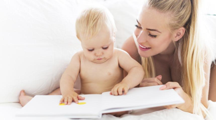 Bebeğin eğitimi ve gelişimi i&ccedil;in evde oyunlar yaratın!