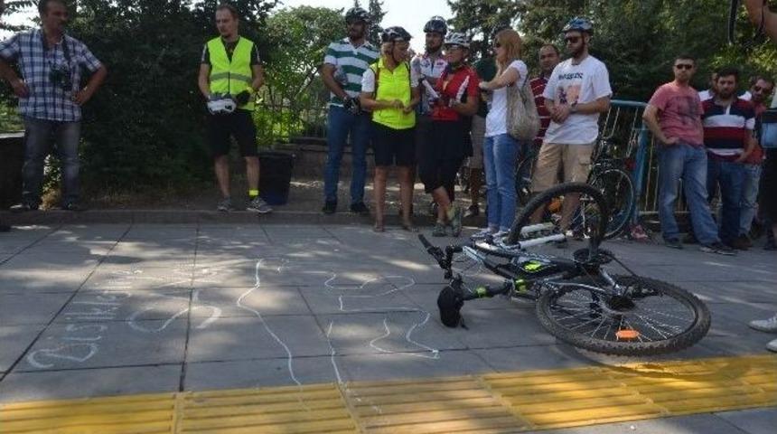 Kaza Sonucu Hayatını Kaybeden Bisiklet Tutkunu Berk Baysal&rsquo;ın Davası Başladı