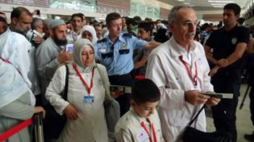 Elazığ&rsquo;dan 732 Kişi Hacca Gitti