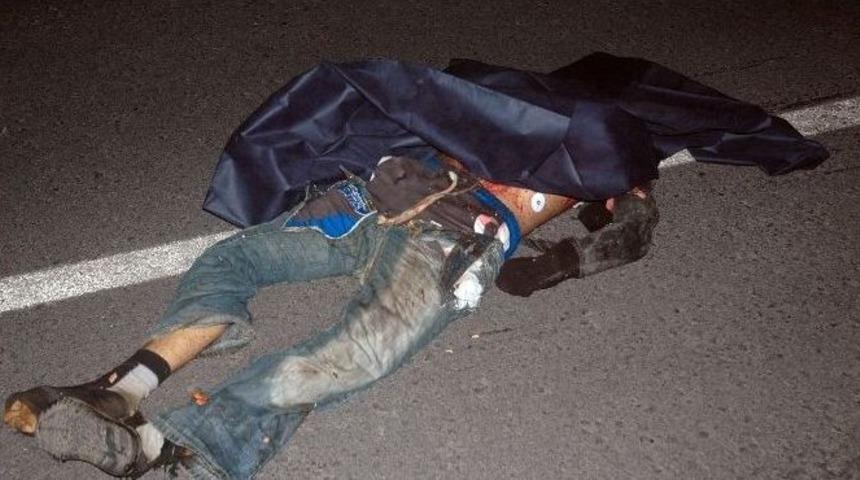 Otomobilin &Ccedil;arptığı Adamın Kafası Par&ccedil;alandı