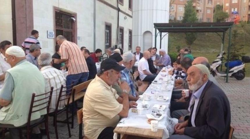 Başkan Dişli, Korucuk Halkıyla Kahvaltıda Bir Araya Geldi