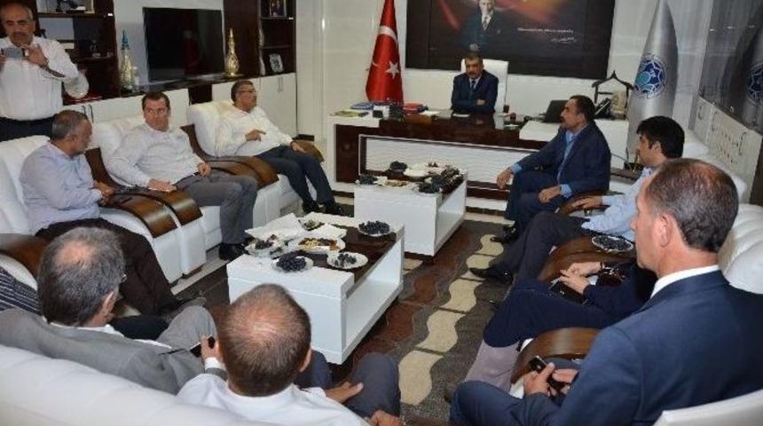 Zeytinburnu Belediye Başkanı Murat Aydın, Başkan Selahattin G&uuml;rkan&rsquo;ı Ziyaret Etti