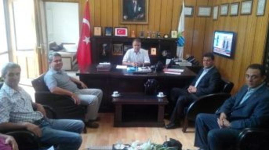 Burhaniye&rsquo;de Kaymakama Dernek Ziyareti