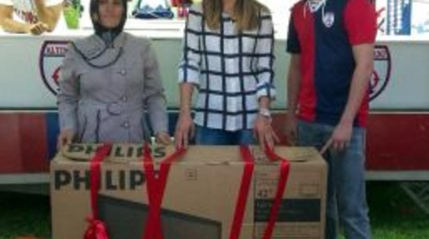 Penaltıyı Attı, Lcd&rsquo;yi Kaptı