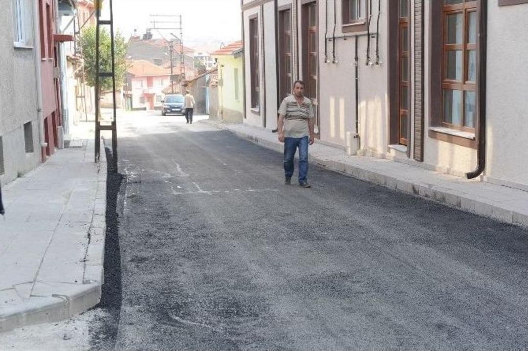 Mahalle Konağının Etrafı Asfaltlandı