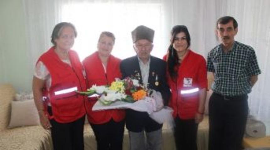 Kızılay Gazileri Yalnız Bırakmadı