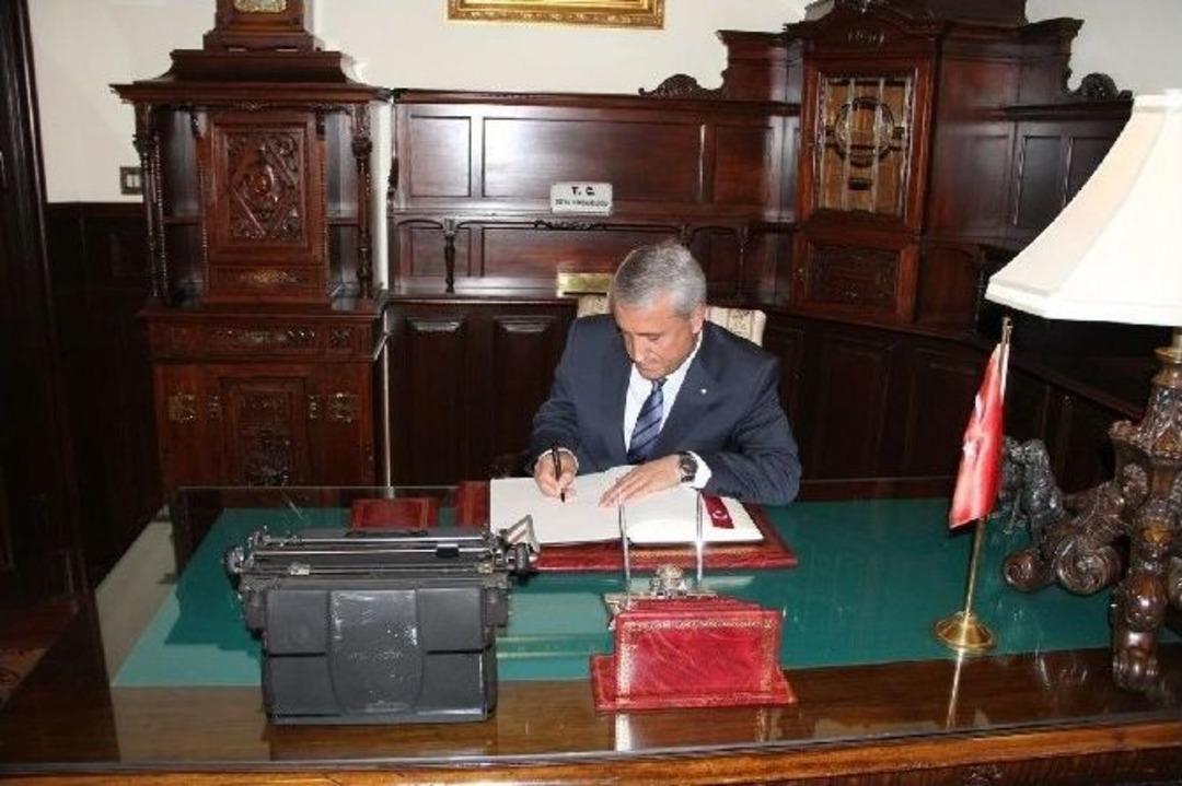 A&ouml;f&rsquo;&uuml;n Bulgaristan B&uuml;rosu A&ccedil;ıldı