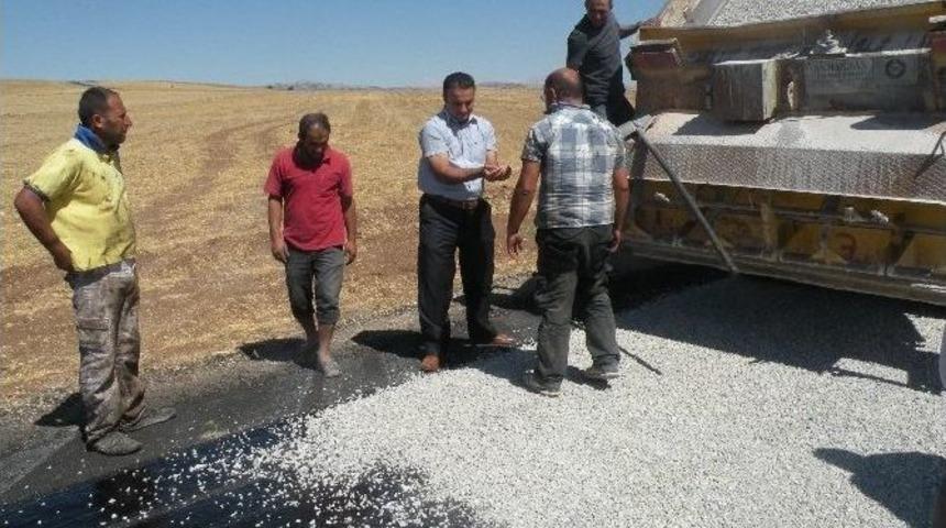 G&ouml;lbaşı İl&ccedil;esinde Bozulan K&ouml;y Yolları Yapılıyor