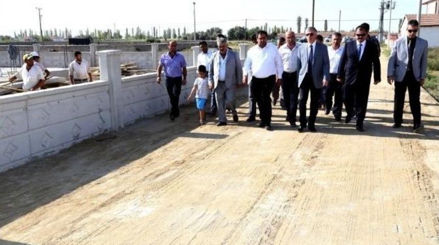 K&ouml;ylerde Kilitli Parke Taşı Uygulamaları Devam Ediyor