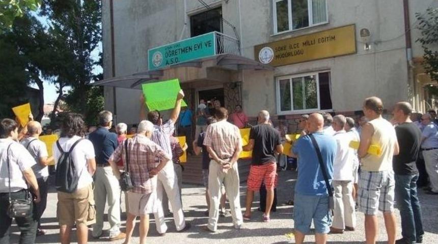 Eğitimcilerden S&ouml;ke Milli Eğitim M&uuml;d&uuml;rl&uuml;ğ&uuml; &Ouml;n&uuml;nde Eylem