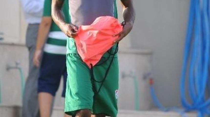 Bakambu İlk Antrenmanına &Ccedil;ıktı