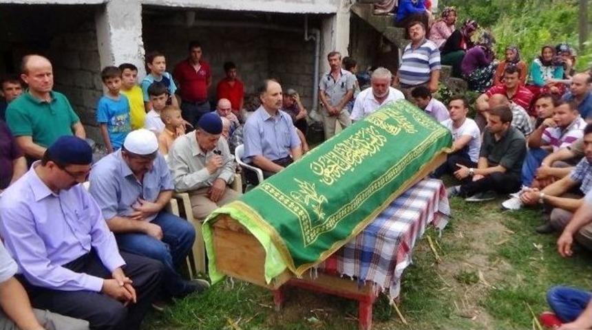 Kalp Krizi Ge&ccedil;iren Madenci Toprağa Verildi