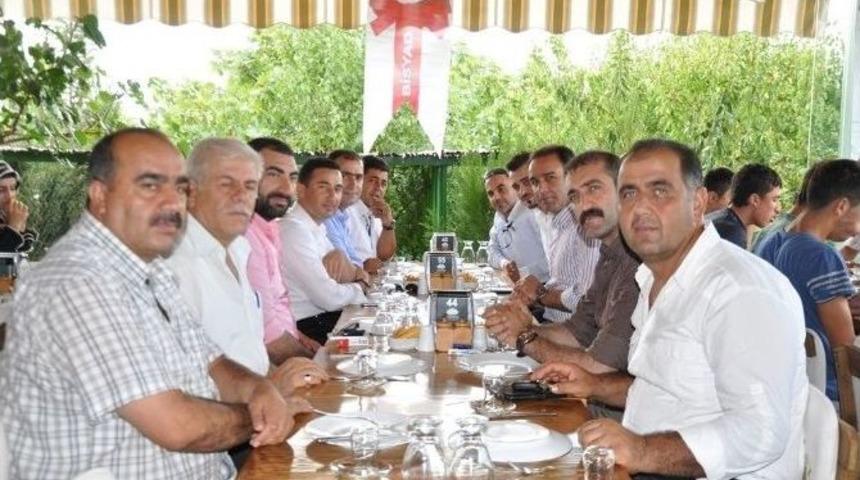 Tatvanlılar İzmir&rsquo;de Kahvaltıda Bir Araya Geldi