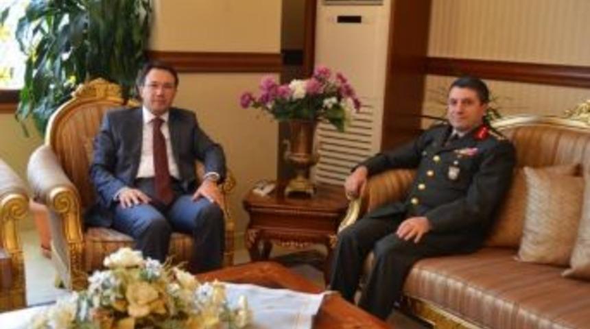 3&rsquo;nc&uuml; Ordu Kurmay Başkanından Vali Akdemir&rsquo;e Ziyaret