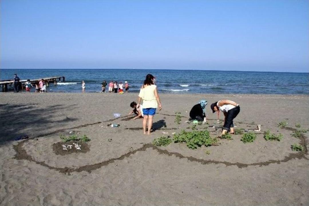 &Ouml;ğretmenler Hayal Ettikleri Okulu Kumsala &Ccedil;izdi