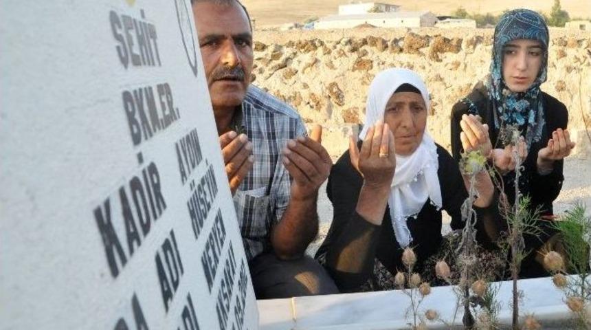 (&ouml;zel Haber) Şehit Er Mezarı Başında Anıldı