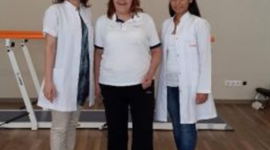 Sedye İle Geldi, Yürüyerek Çıktı