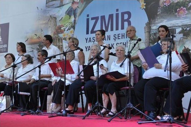 İzmir Fuarı’nda Muhteşem Performans