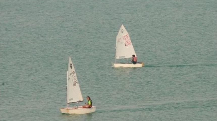 30 Ağustos Yelken Ve Masa Tenisi Zafer Kupası Yarışmaları