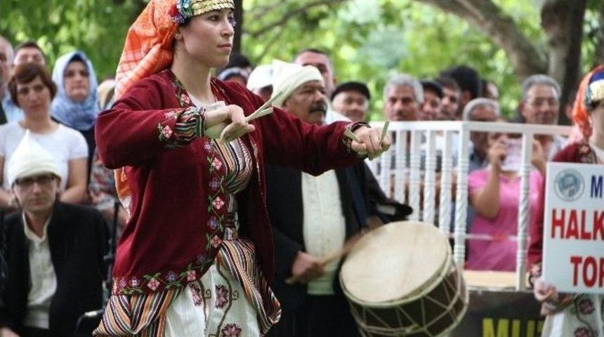 Mut Halk Oyunları Ekibi İlgi Bekliyor