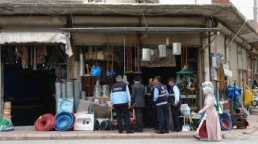 Kahta Belediyesi Kaldırım İşgaline G&ouml;z Yummuyor