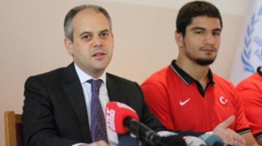 Bakan Kılı&ccedil;&rsquo;tan G&uuml;reş Milli Takımı&rsquo;na Ziyaret