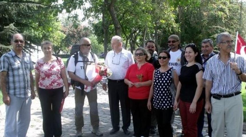 Afyon&rsquo;dan İzmir&rsquo;e Y&uuml;r&uuml;yorlar