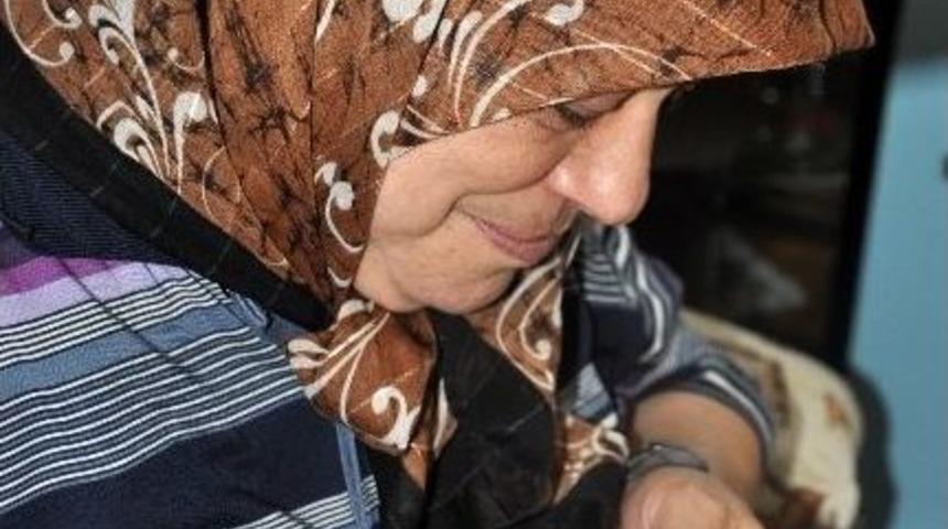 Alman &Ccedil;iftin Katil Zanlısının Annesi, G&ouml;zyaşları İ&ccedil;inde Konuştu