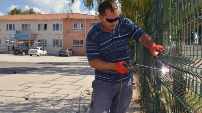 Dikili&rsquo;de Okullar Pırılpırıl