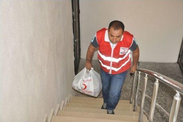 Türk Kızılayı’ndan Yezidilere Yardım