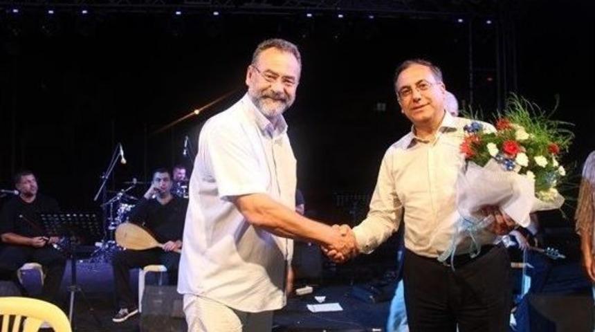 Bayındır Kurtuluşu Tolga &Ccedil;andar&rsquo;la Kutladı