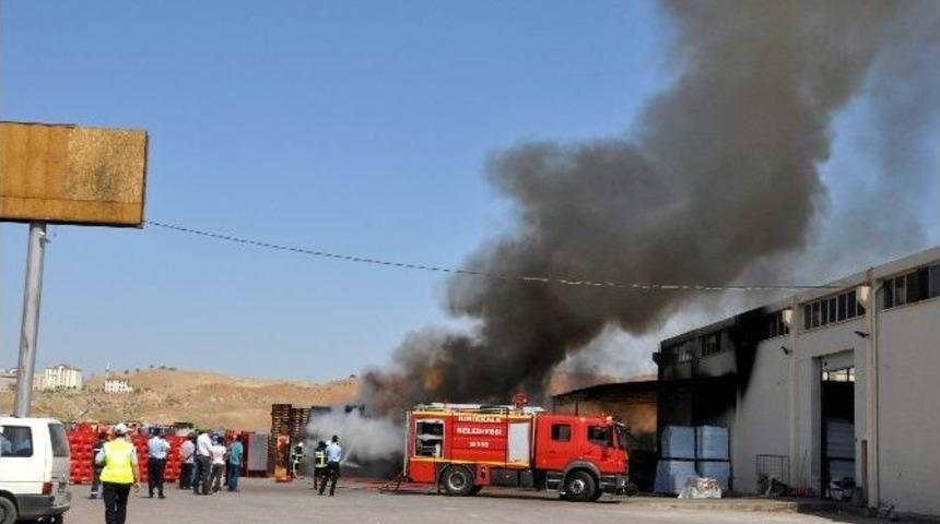 Kırıkkale&rsquo;de İ&ccedil;ecek Firmasının Deposunda Yangın