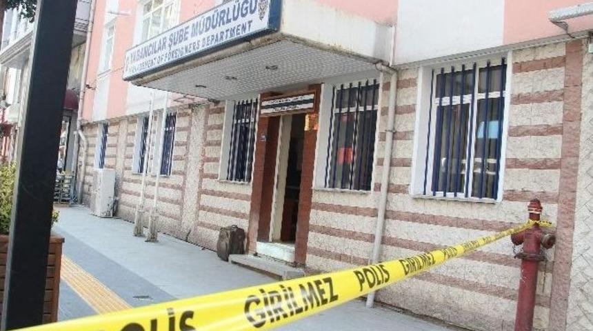 Yabancılar Şube M&uuml;d&uuml;rl&uuml;ğ&uuml; &Ouml;n&uuml;nde Ş&uuml;pheli Valiz Alarmı