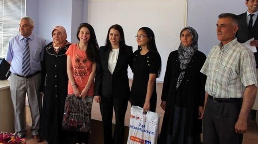 &Ccedil;andır&rsquo;da Başarılı &Ouml;ğrenciler &Ouml;d&uuml;llendirildi