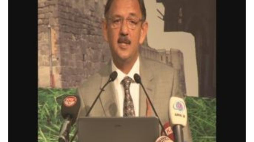 Kayseri B&uuml;y&uuml;kşehir Belediye Başkanı Mehmet &Ouml;zhaseki: