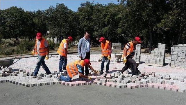 Alanlı Piknik’te Parke Döşeme Çalışması