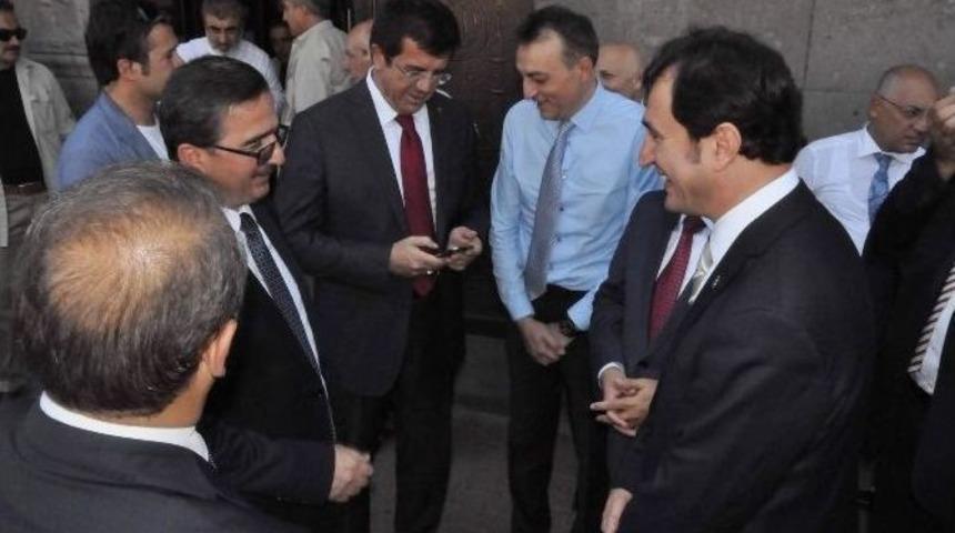 Bakan Yıldız Ve Zeybekci Cuma Namazını Han Camii&rsquo;nde Kıldı