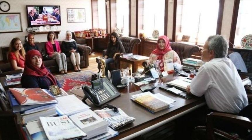 Ak Kadınlardan Rekt&ouml;r Acar&rsquo;a Ziyaret