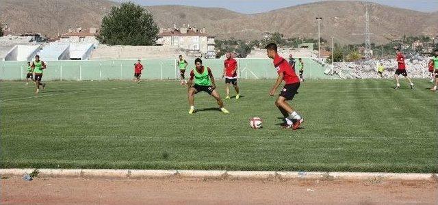 Yeni Aksarayspor Taktik Çalıştı